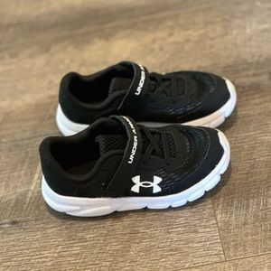 Under Armour Sneakers